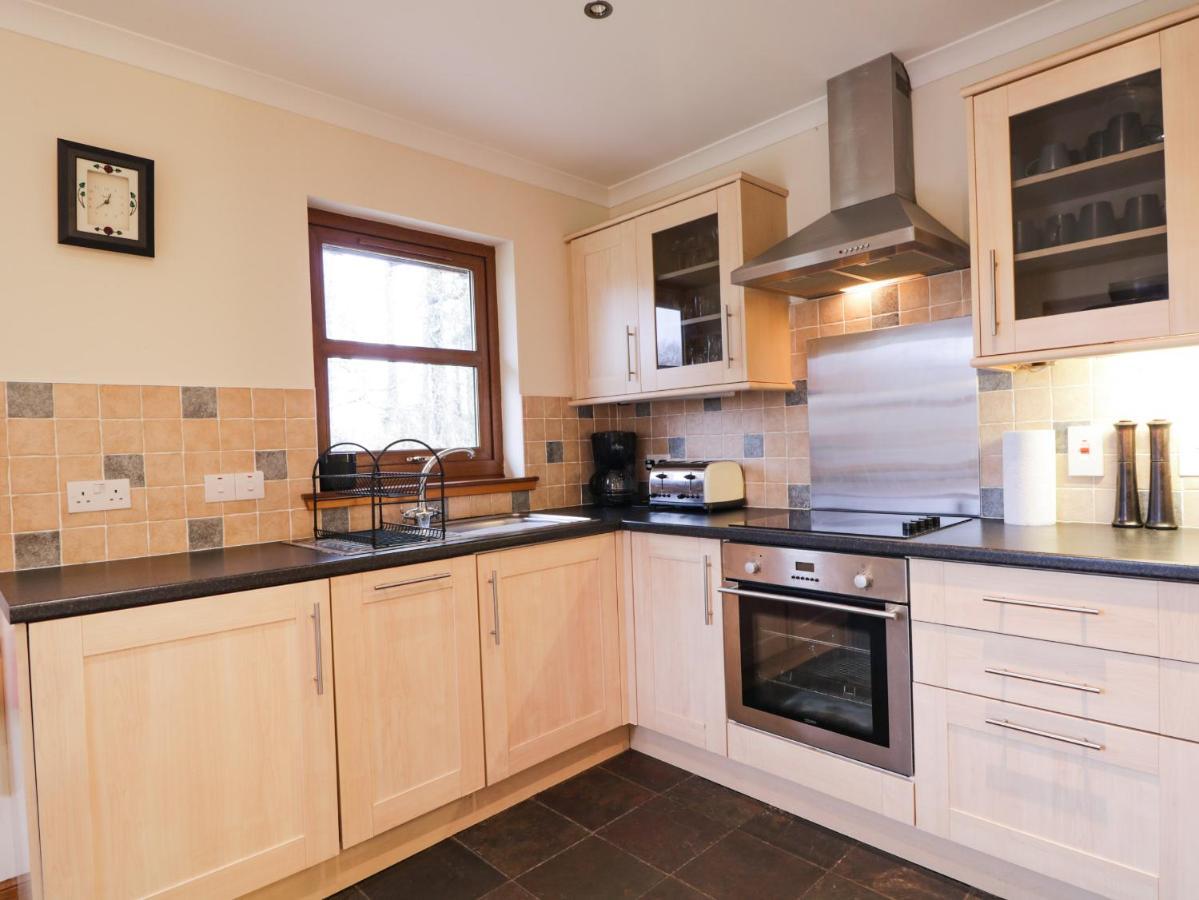 Fersit Log Cottage Roybridge Bagian luar foto