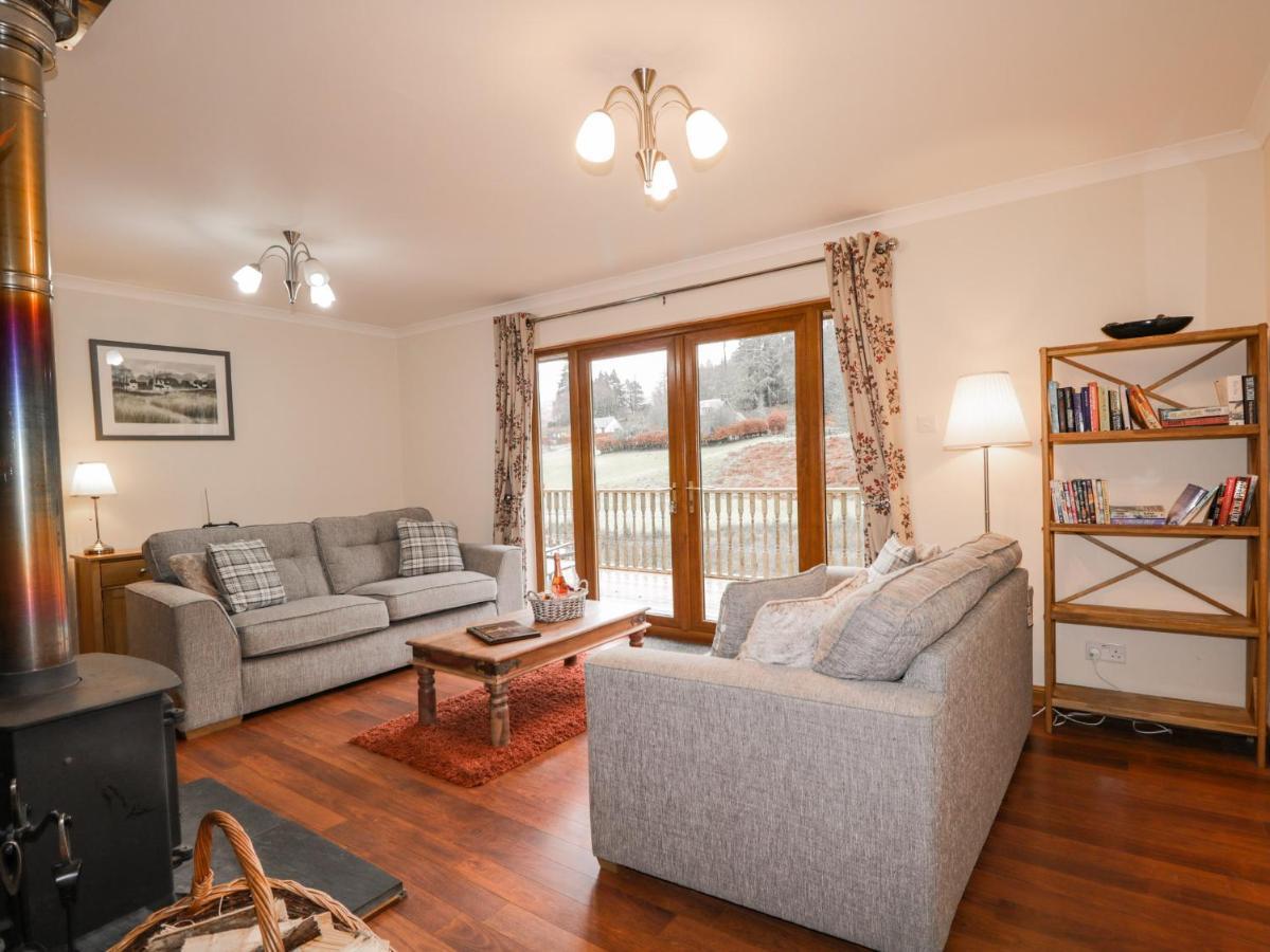 Fersit Log Cottage Roybridge Bagian luar foto