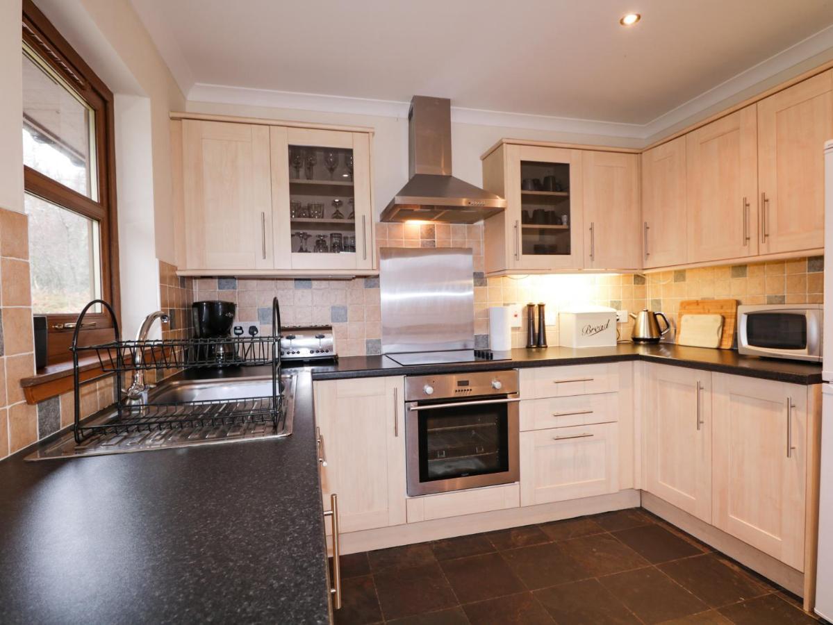 Fersit Log Cottage Roybridge Bagian luar foto