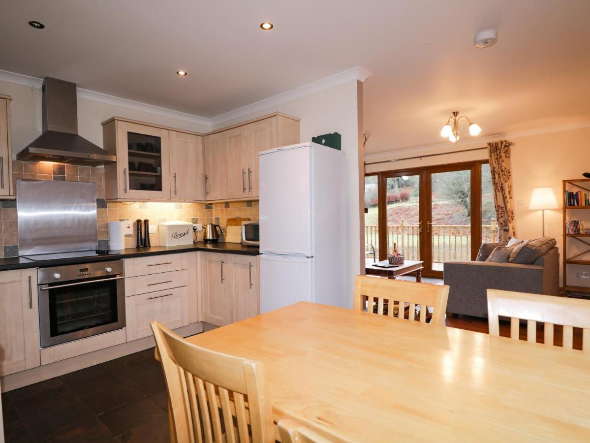 Fersit Log Cottage Roybridge Bagian luar foto