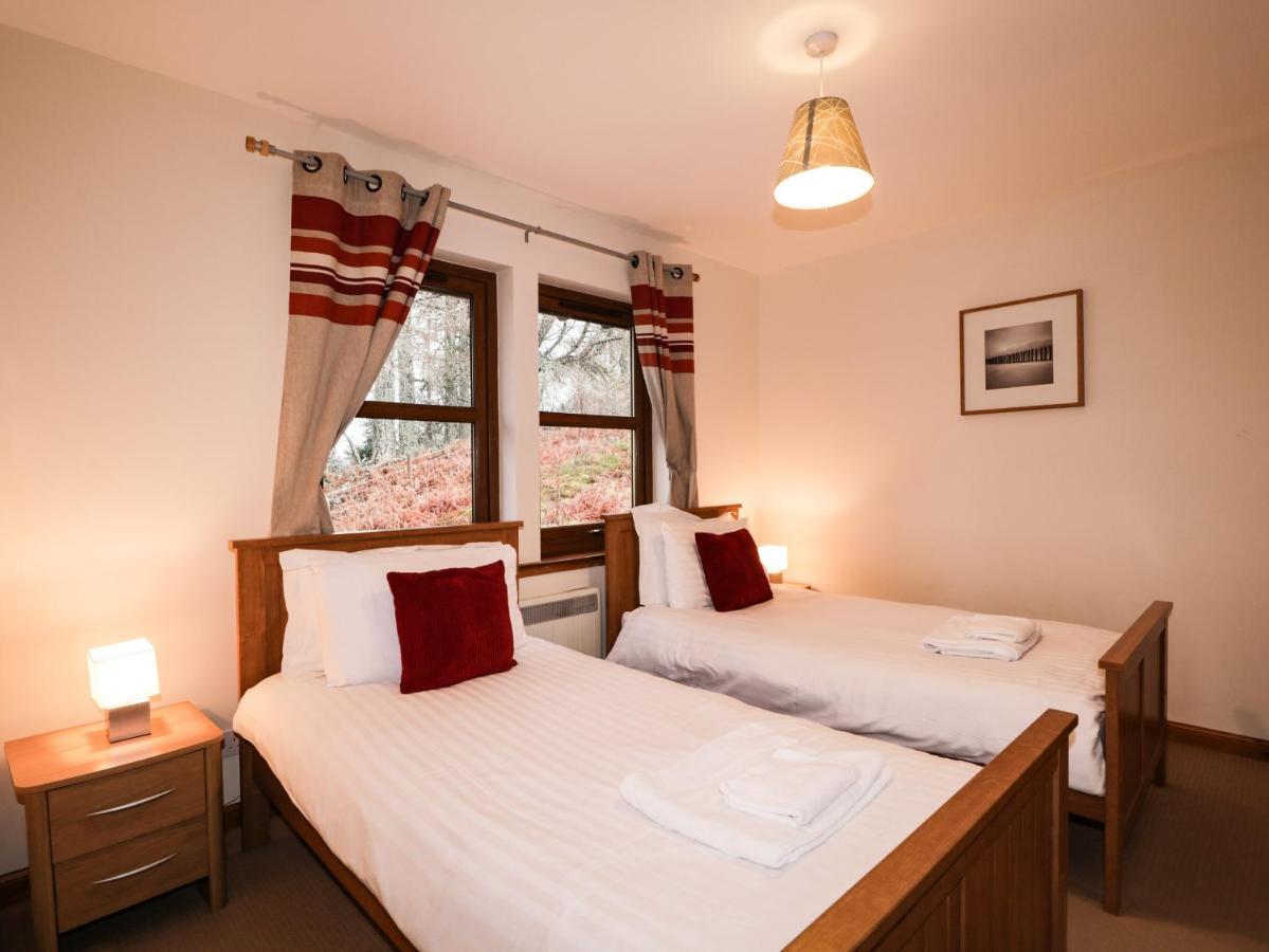 Fersit Log Cottage Roybridge Bagian luar foto