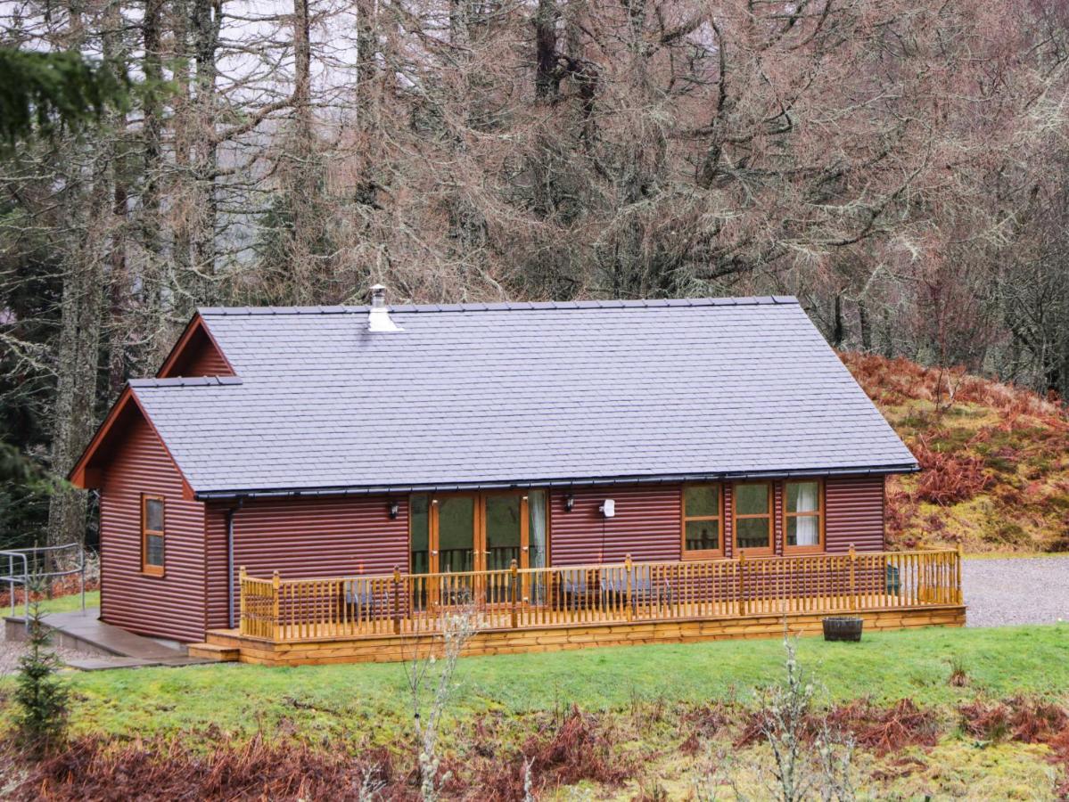 Fersit Log Cottage Roybridge Bagian luar foto