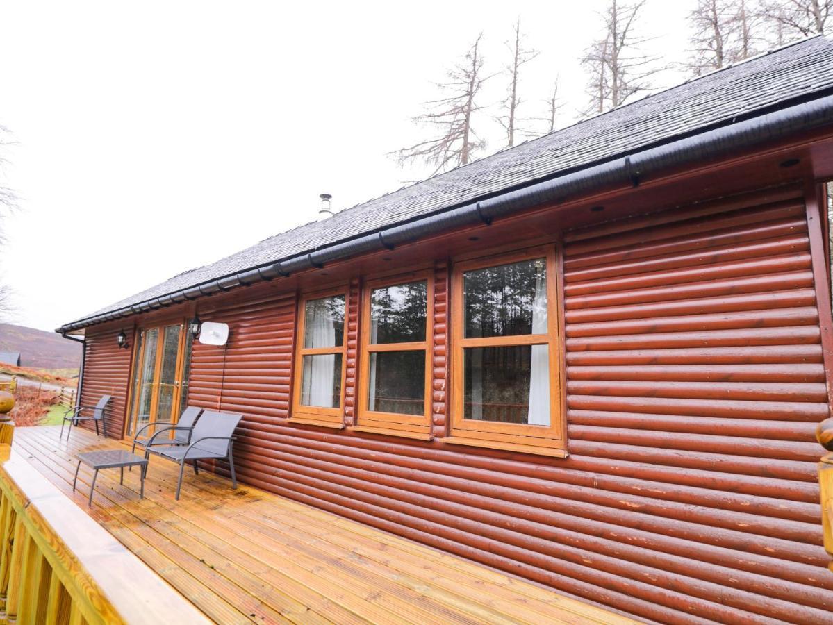 Fersit Log Cottage Roybridge Bagian luar foto