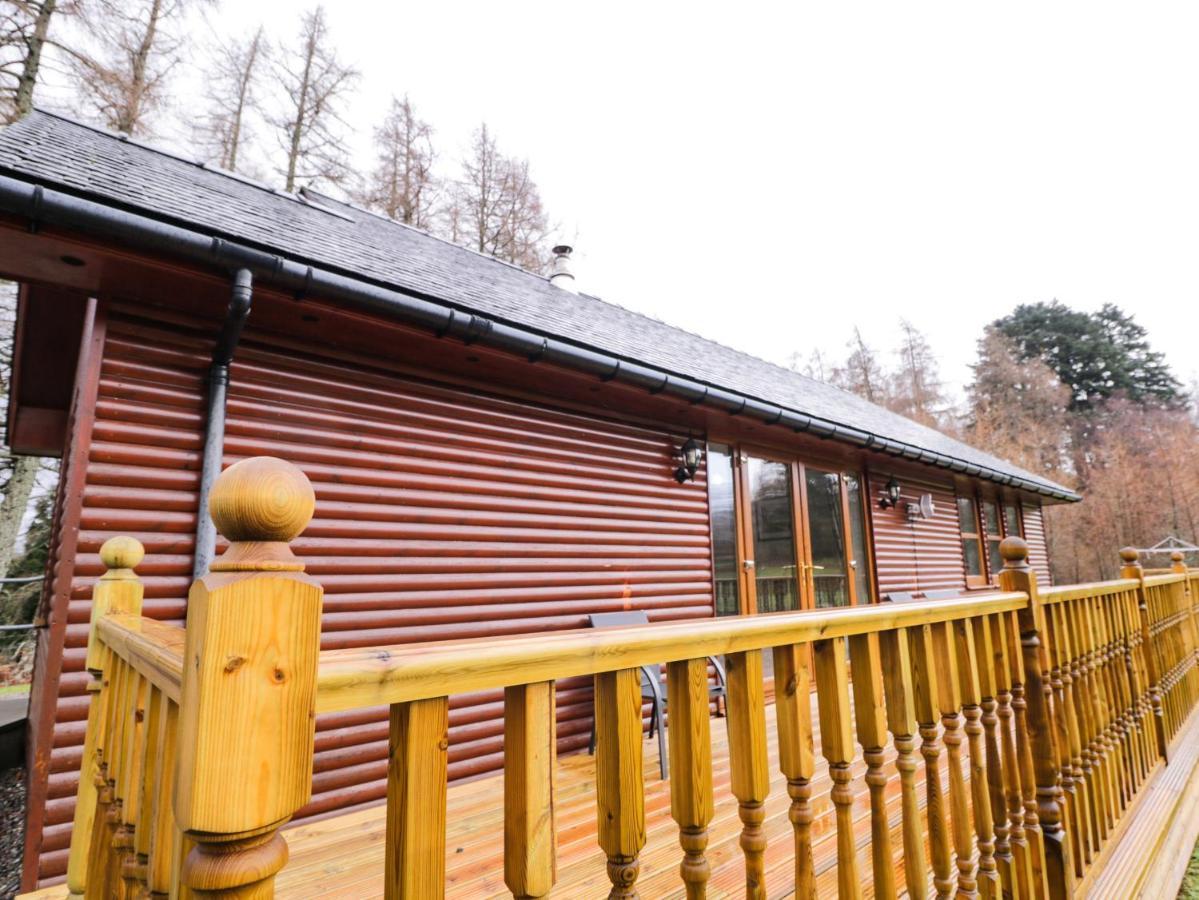 Fersit Log Cottage Roybridge Bagian luar foto